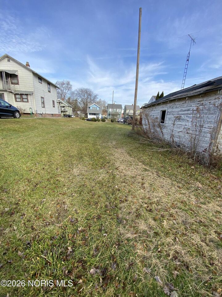 Property Photo: 1749 Milburn Avenue OH 43606