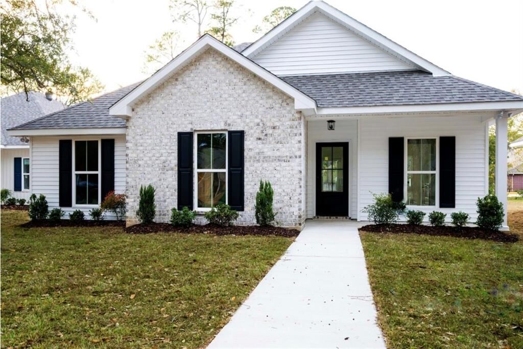 Property Photo: 2515 Pelican Street LA 70460