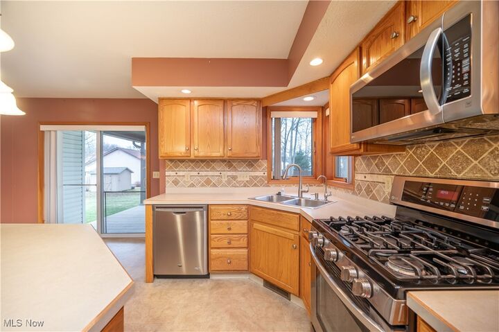 Property Photo:  125 Edgewater Drive  OH 44515 