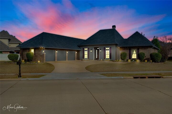 Property Photo:  101 Stonebridge Boulevard  LA 71111 