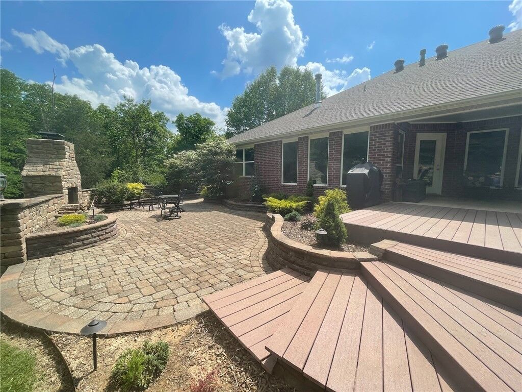 Property Photo: 4857 E Woodsedge Road AR 72701