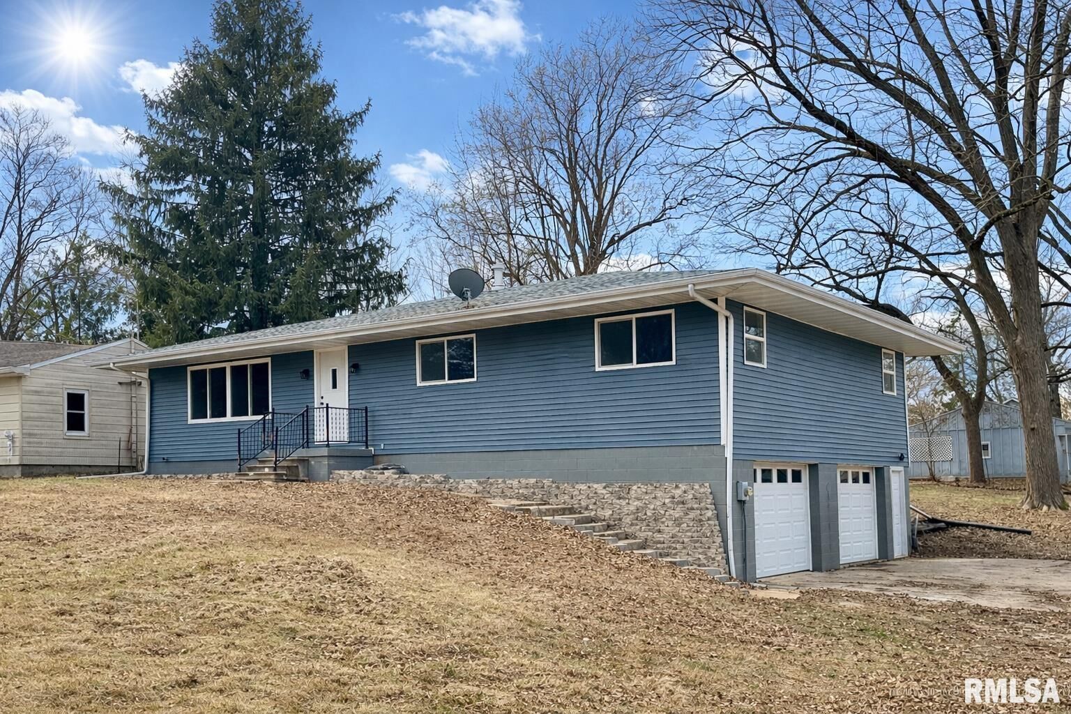 Property Photo: 203 Eaton Avenue IL 61607