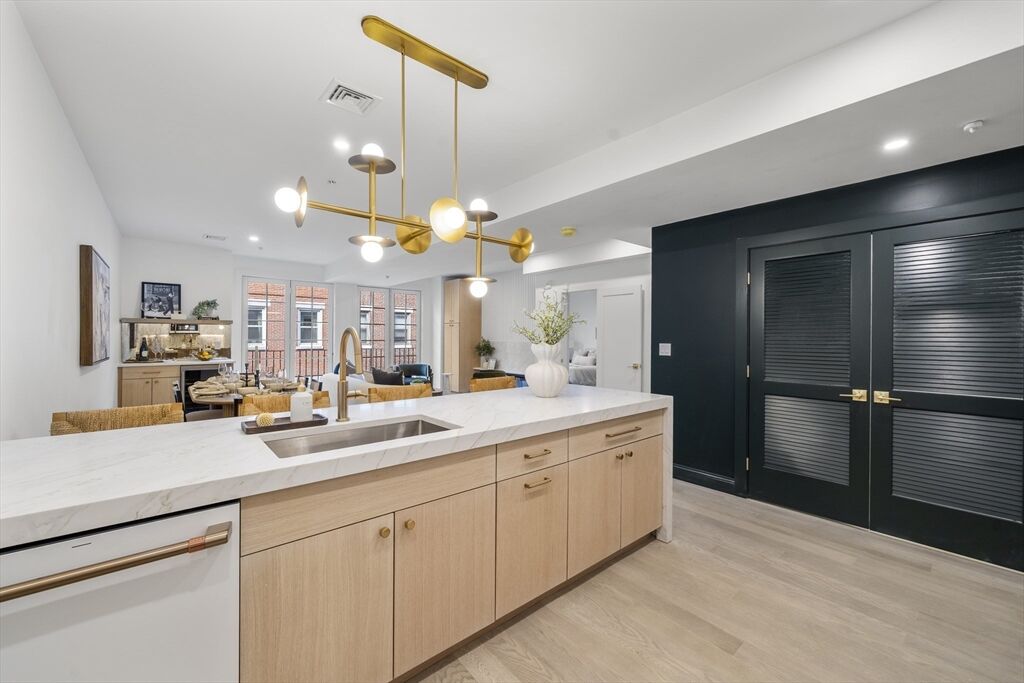 Property Photo:  51 North Margin St 1  MA 02113 