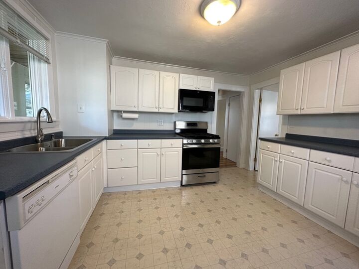 Property Photo:  65 Walnut St 2  MA 02478 