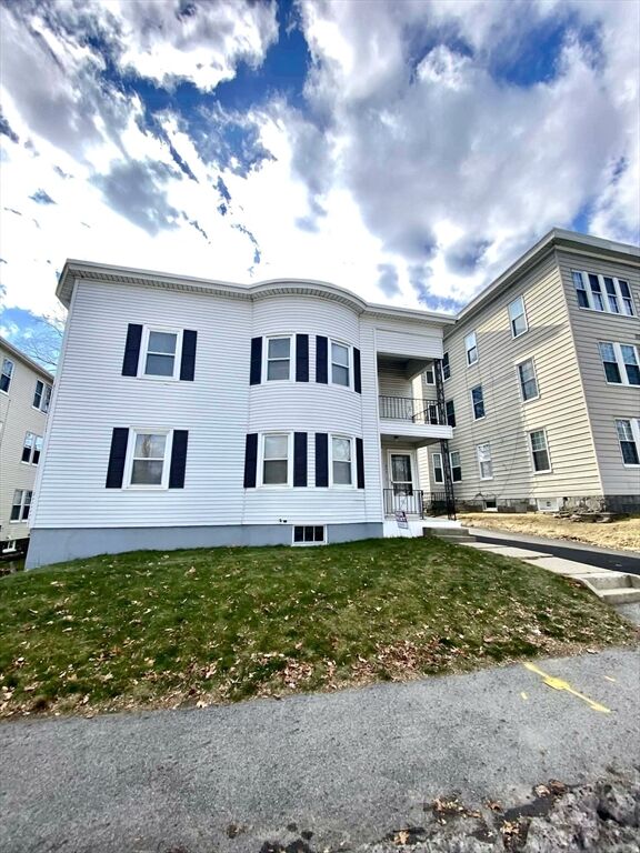 Property Photo:  356 Chandler St. 1  MA 01602 