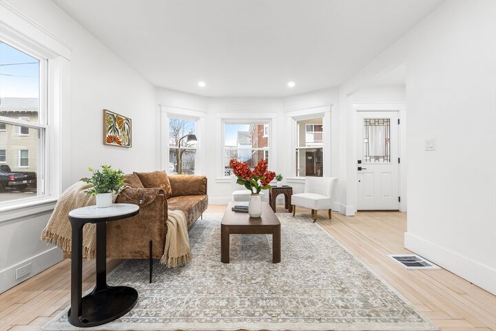 Property Photo:  22 Prescott Street 1  MA 01970 