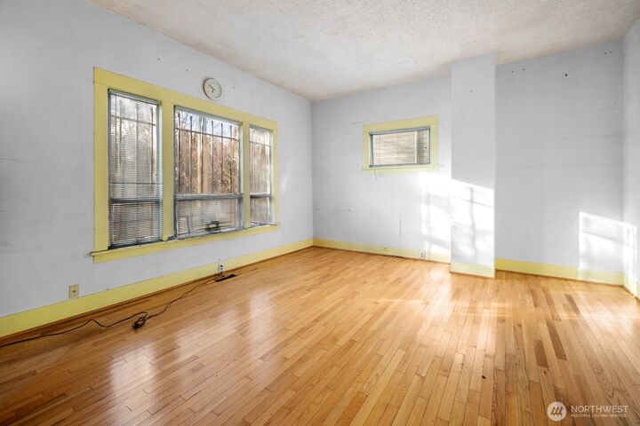 Property Photo: 3226 S Edmunds Street WA 98118