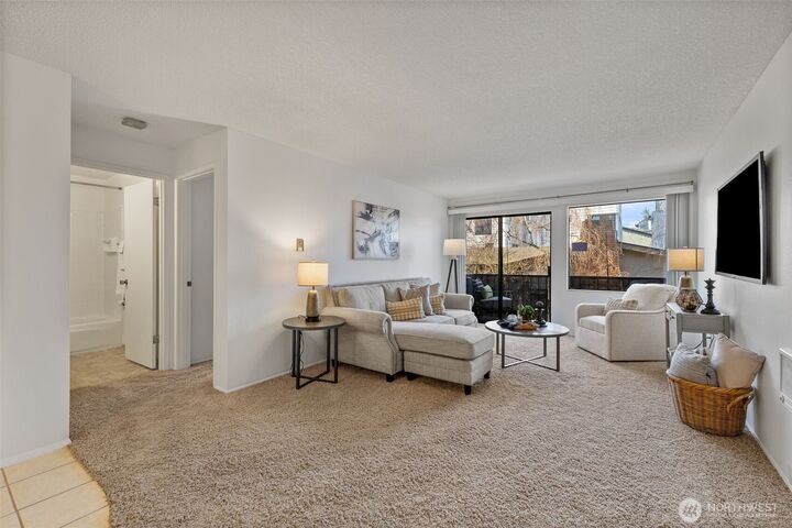 Property Photo:  6110  24th Avenue NW 203  WA 98107 