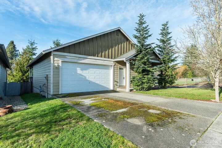 Property Photo:  3910  68th Drive NE  WA 98270 