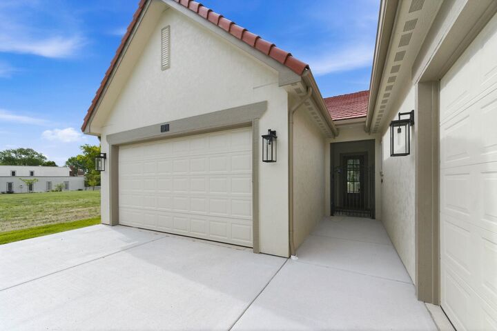 Property Photo:  3 E Via Roma St  KS 67230 