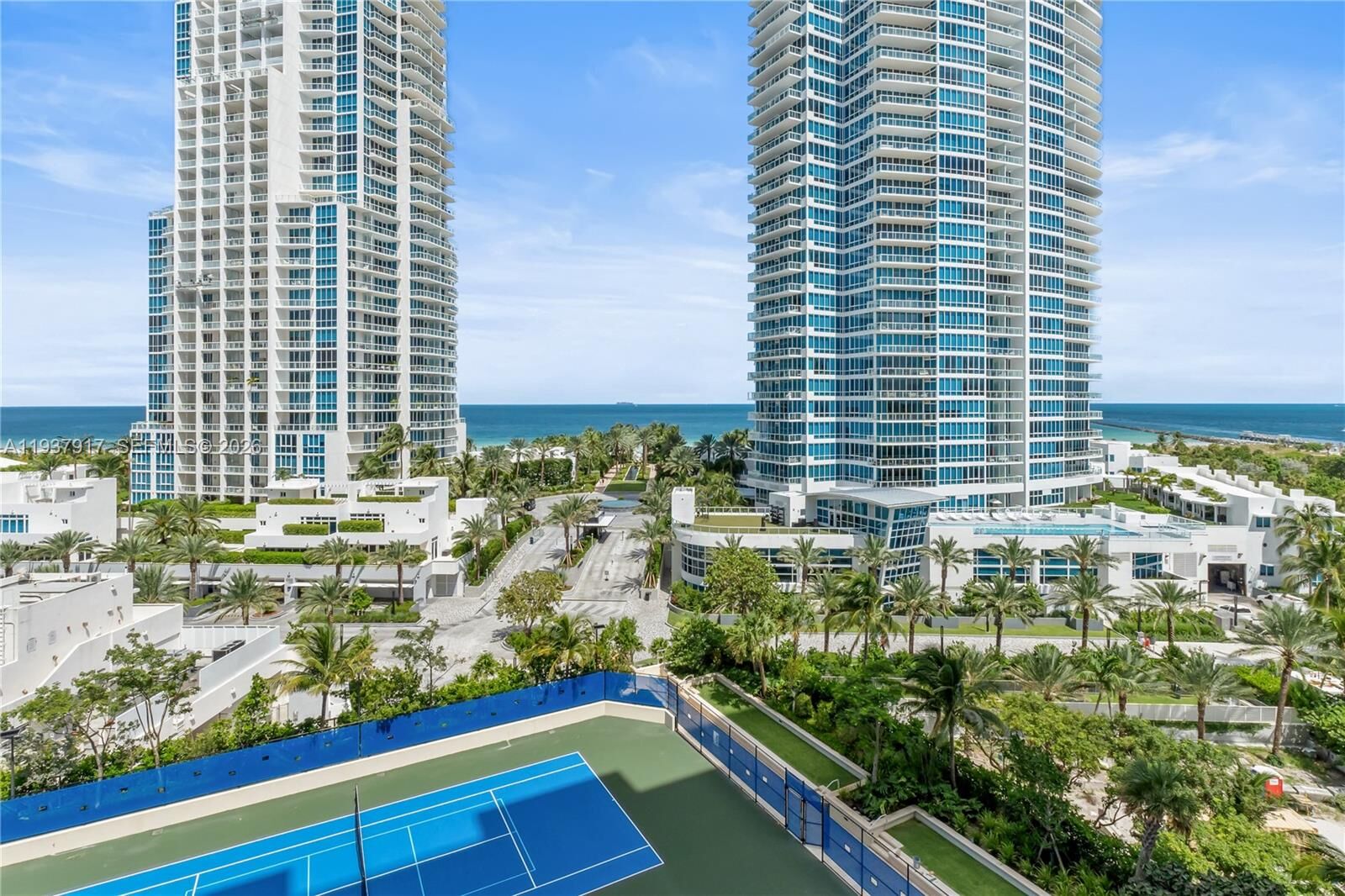 Property Photo:  400 S Pointe Dr 906  FL 33139 