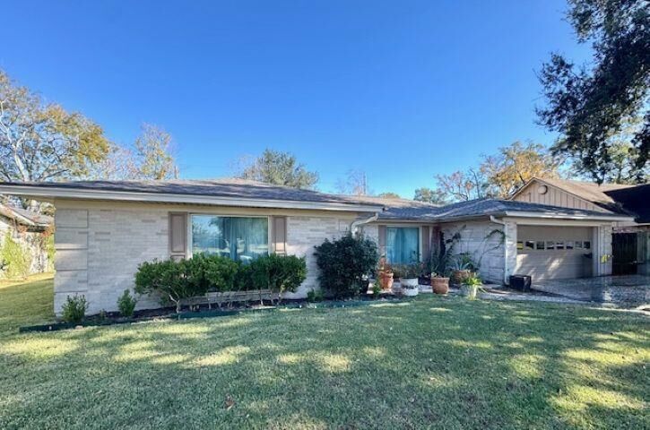 Property Photo:  5110 Cambridge Lane  TX 77707 