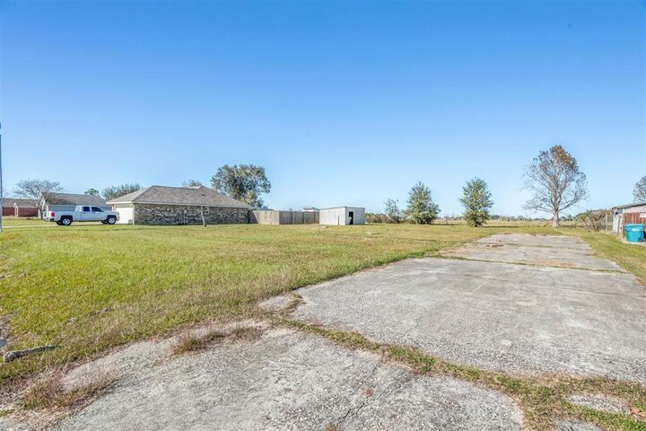 Property Photo:  2824 Southern Ridge Drive  LA  