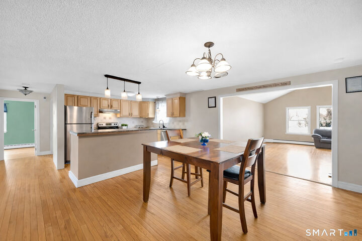 Property Photo:  20 Forest Drive  CT 06109 