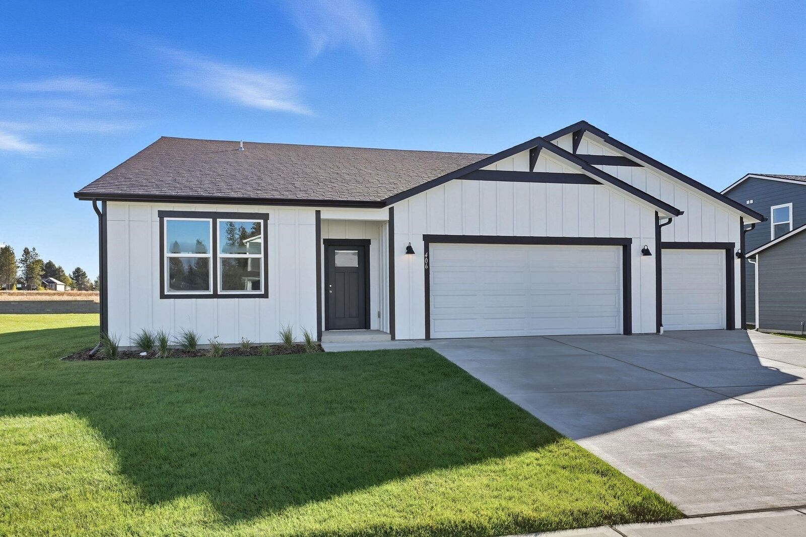 Property Photo: 406 N Washington Ave WA 99006