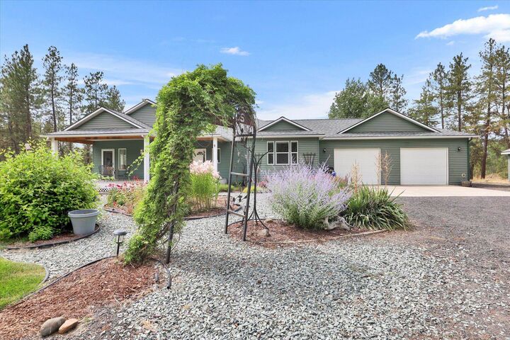 Property Photo:  11320 S Stangland Rd  WA 99022 