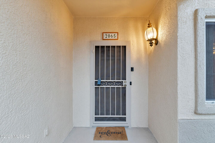 Property Photo:  2065 E Bighorn Mountain Drive  AZ 85755 