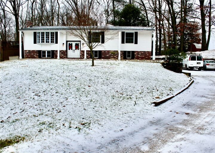 Property Photo:  2589 Stone Chip Dr  PA 15101 