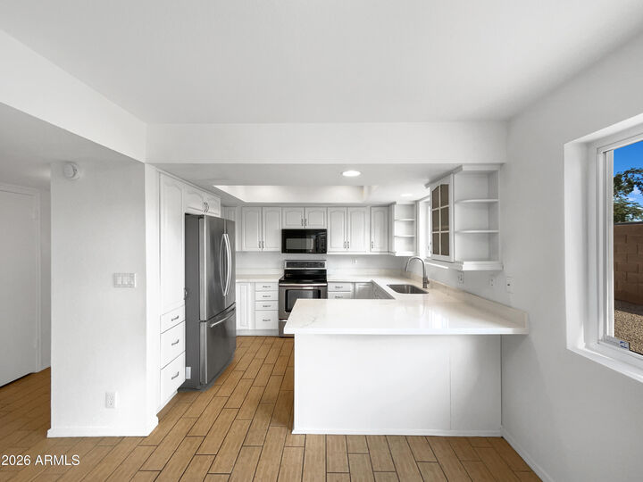 Property Photo:  2912 S Price Road  AZ 85282 