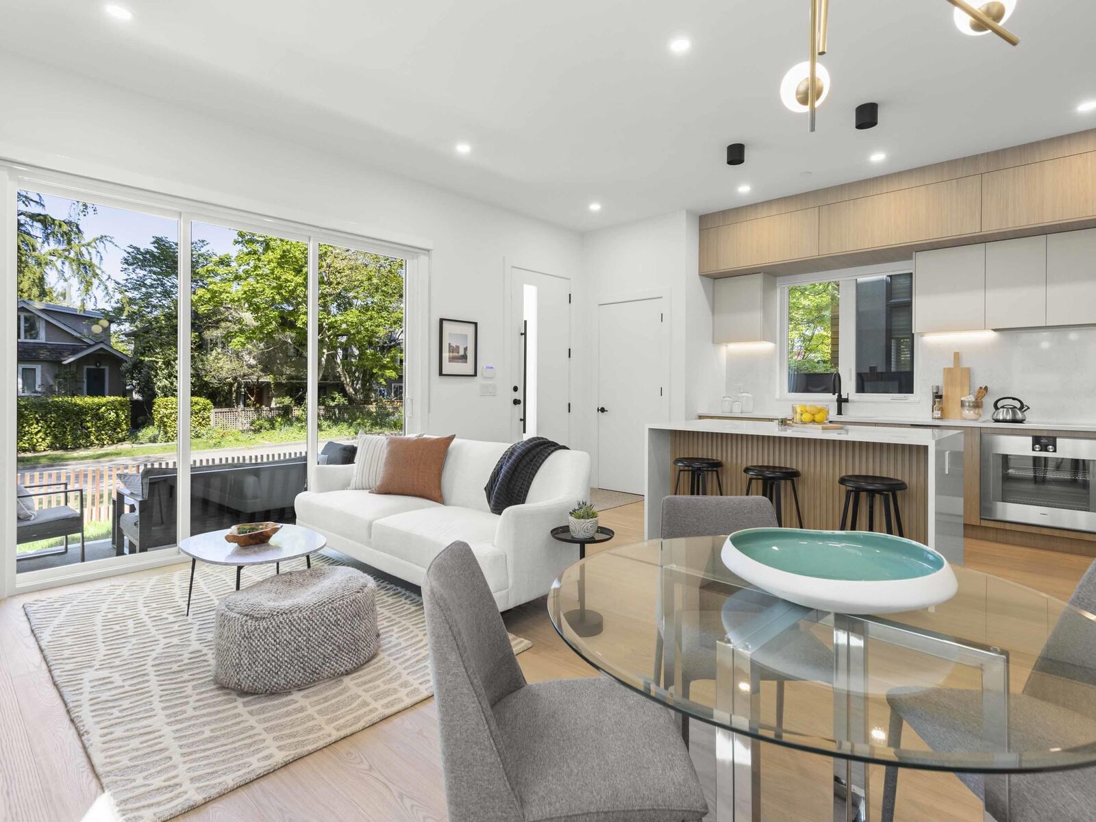 Property Photo:  4422 W 6th Avenue 1  BC V6R 1V3 