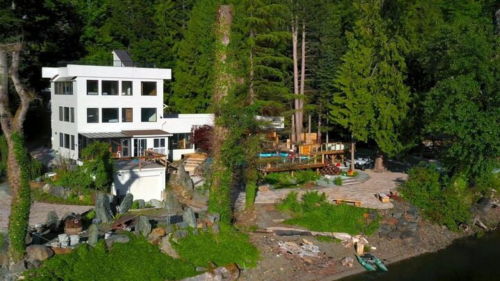 Property Photo: 6507 Rockwell Drive BC V0M 1A0