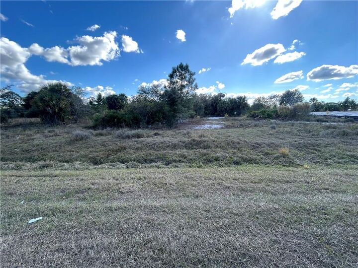 Property Photo:  2710 41st Ave NE  FL 34120 