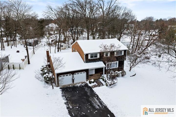 Property Photo:  8 Liberty Lane  NJ 08873 