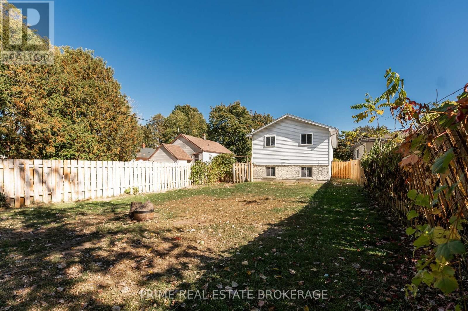 Property Photo:  219 Emerson Avenue  ON N5Z 3L5 