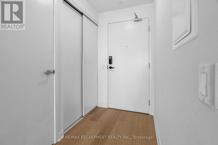 Property Photo:  3883 Quartz Road 3413  ON L5B 0M4 