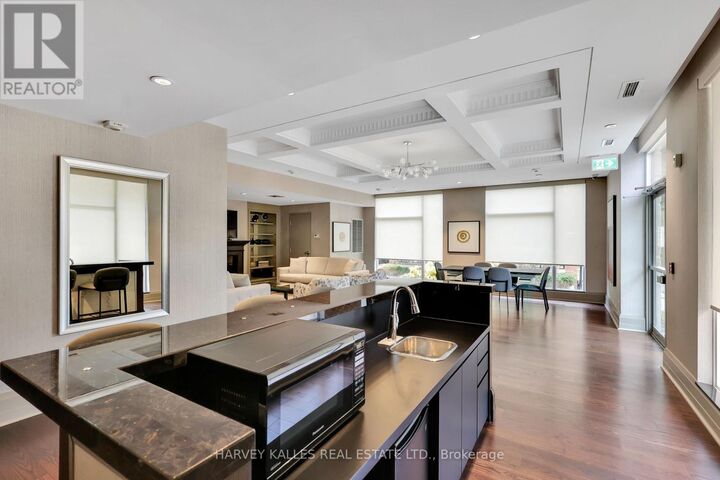 Property Photo:  17 Ruddington Drive 305  ON M2K 0A8 