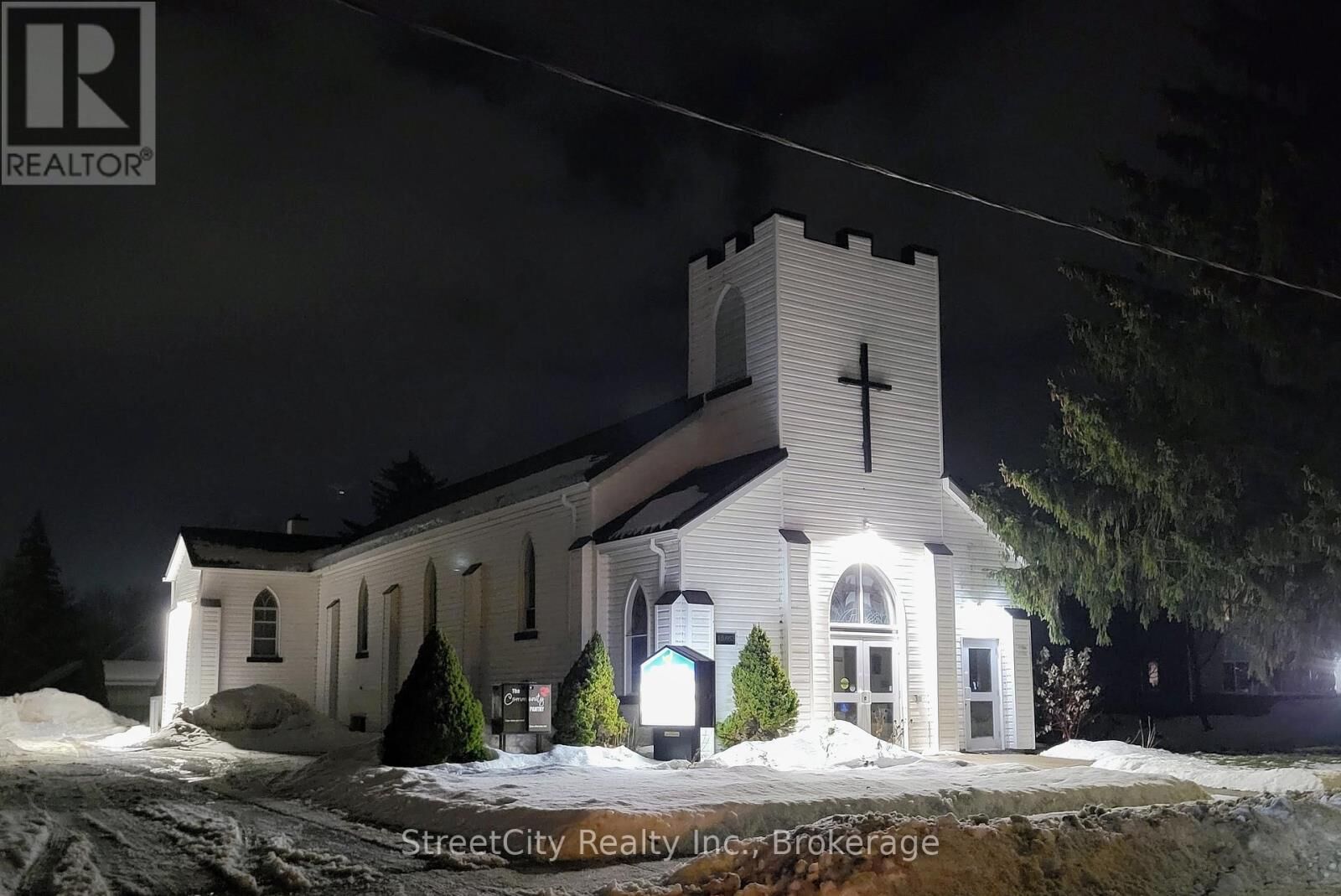 Property Photo:  133 Home Street  ON N5A 2A2 