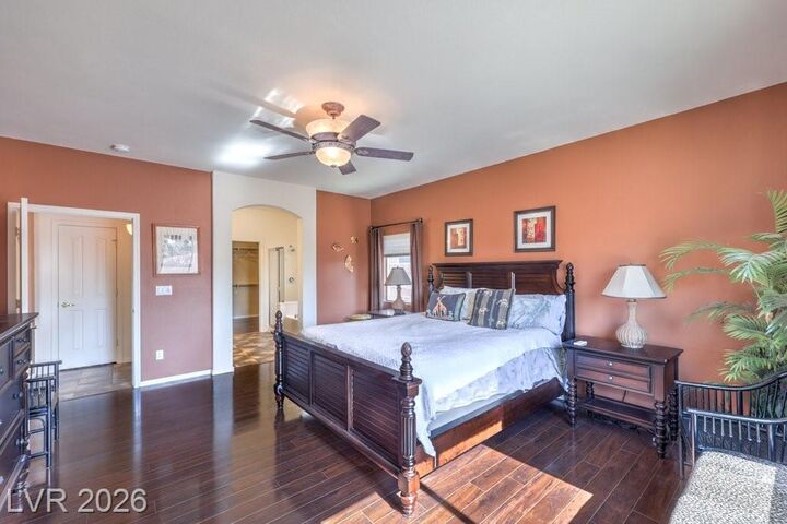 Property Photo:  