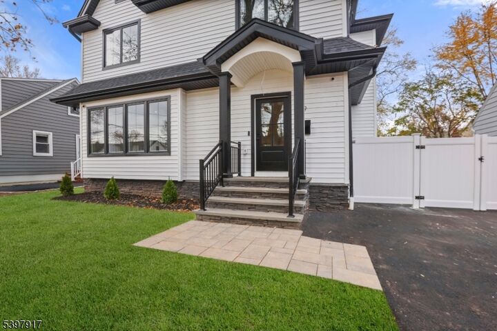 Property Photo:  29 Alice Ln  NJ 07066 