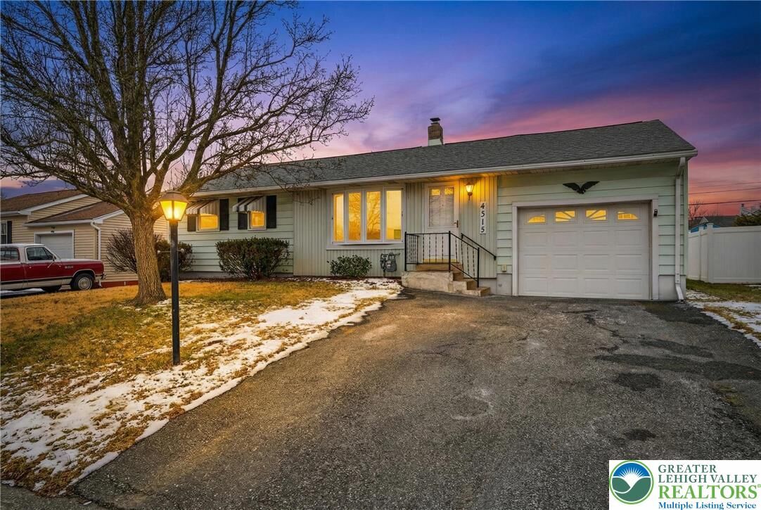 Property Photo:  4315 Embur Terrace  PA 18045 