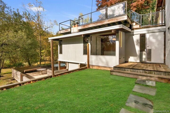 Property Photo:  309 Scarborough Road  NY 10510 