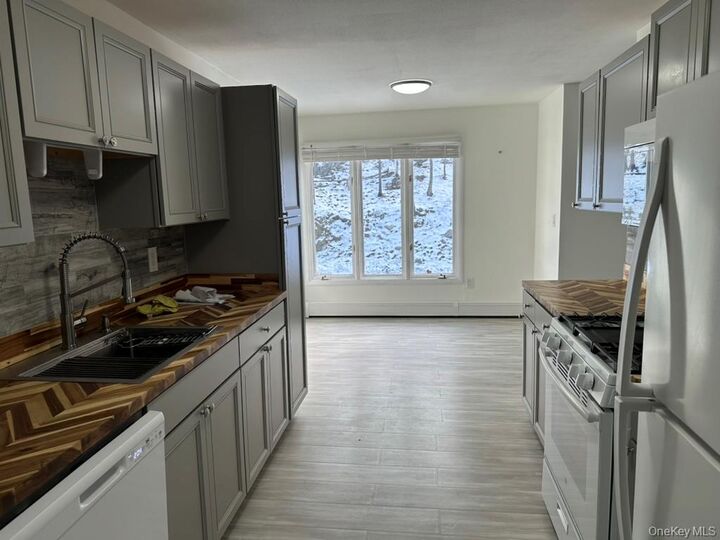 Property Photo:  3 Hook Road 72K  NY 12601 