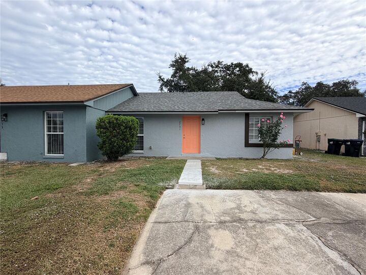 Property Photo: 2731 Adela Avenue FL 32826