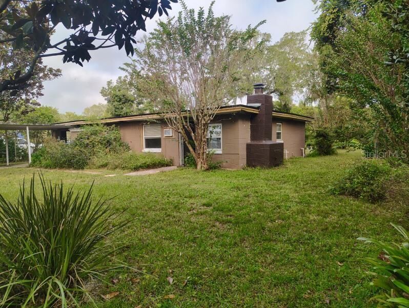 Property Photo:  20621 SE Highway 42  FL 32784 