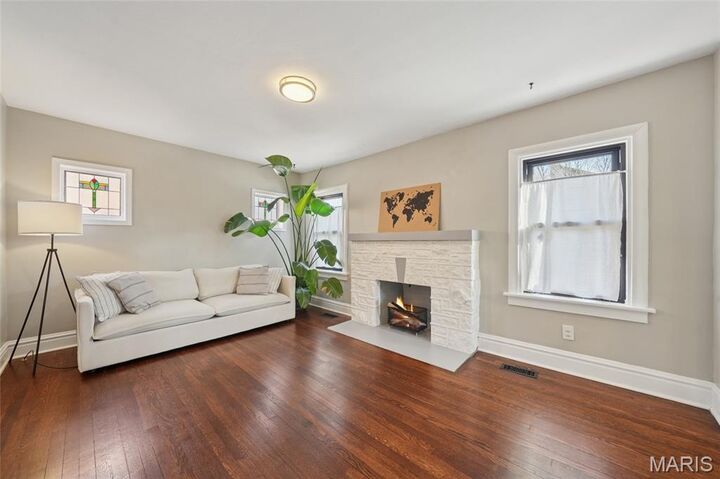 Property Photo:  1105 North &Amp South Road  MO 63130 