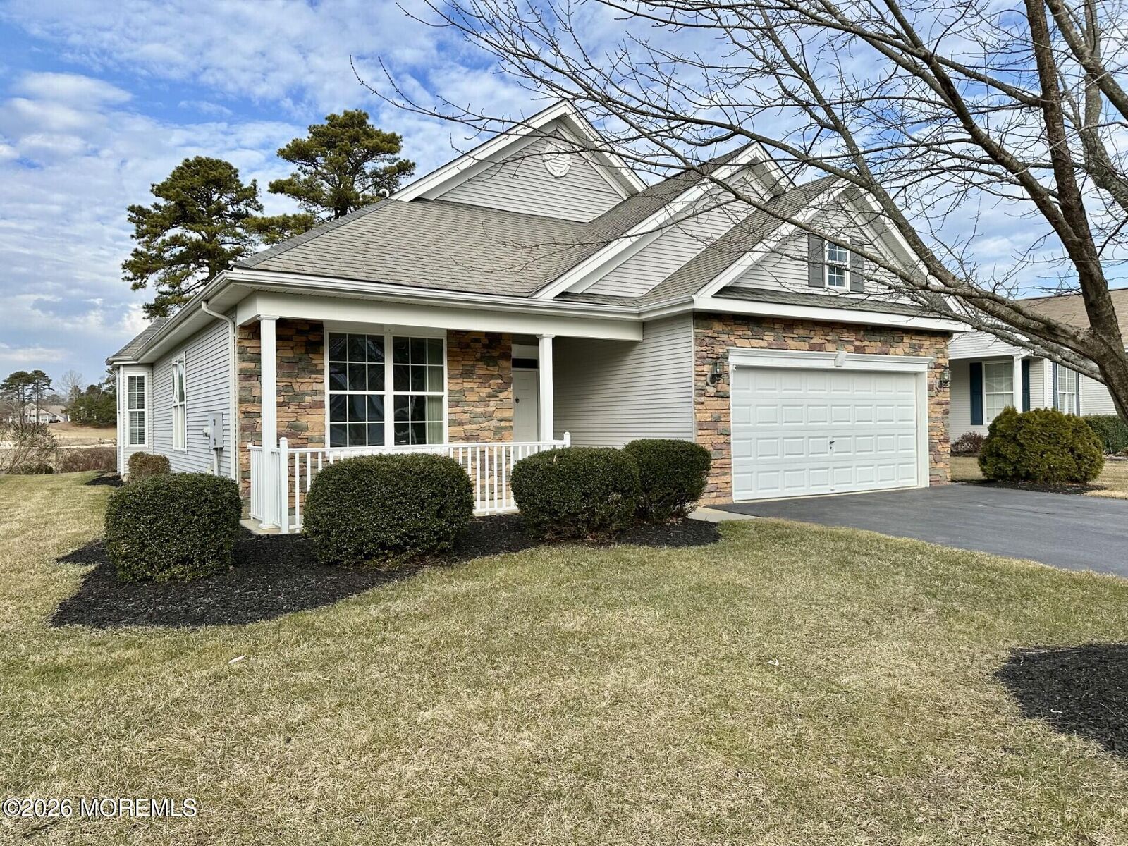 Property Photo:  407 Golf View Drive  NJ 08087 