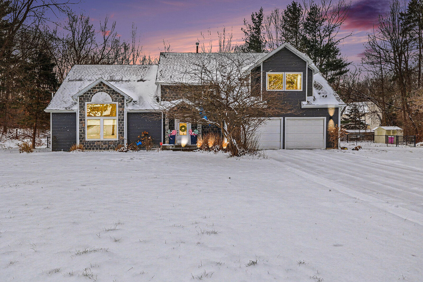 Property Photo:  112 Old Lantern Trail  MI 49017 