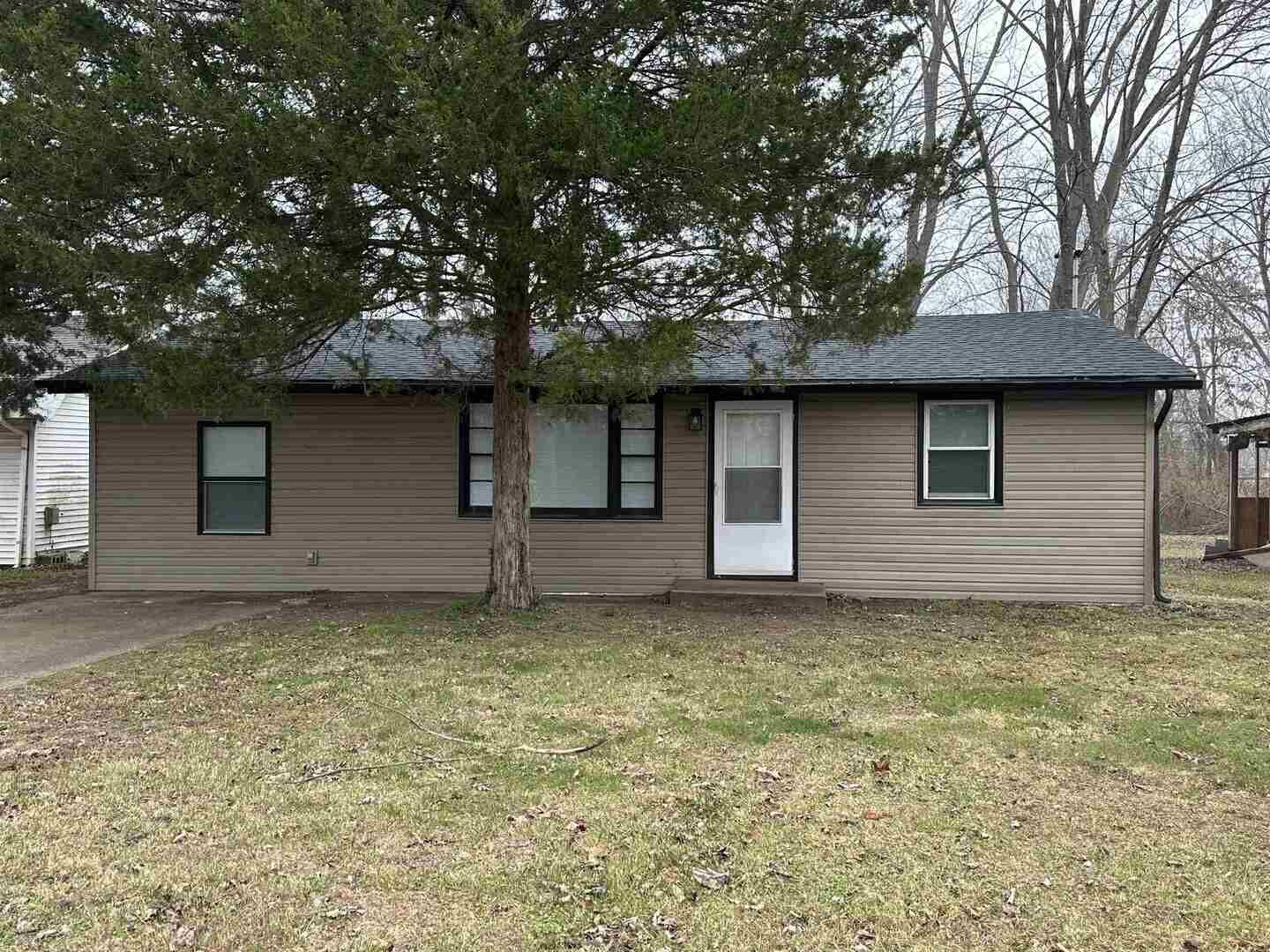 Property Photo:  1924 N 7th Street  IL 62966 