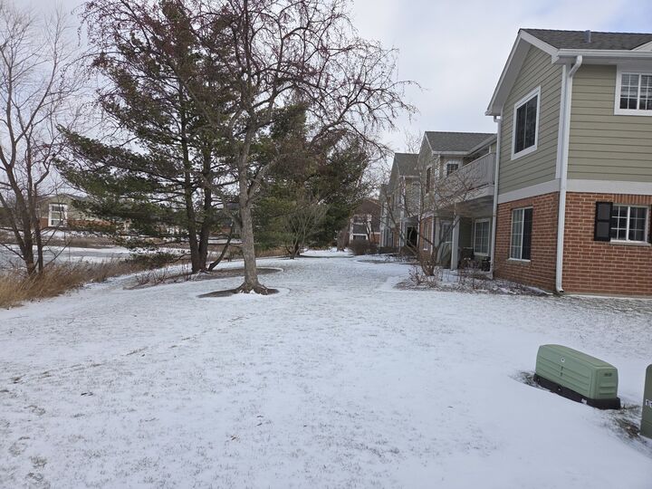 Property Photo:  2466 Charleston Drive 1  IL 60193 