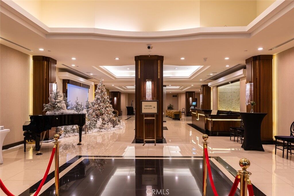 Property Photo:  345 Pioneer Drive 202  CA 91203 