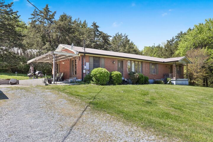 Property Photo: 1515 Owen Rd TN 37027
