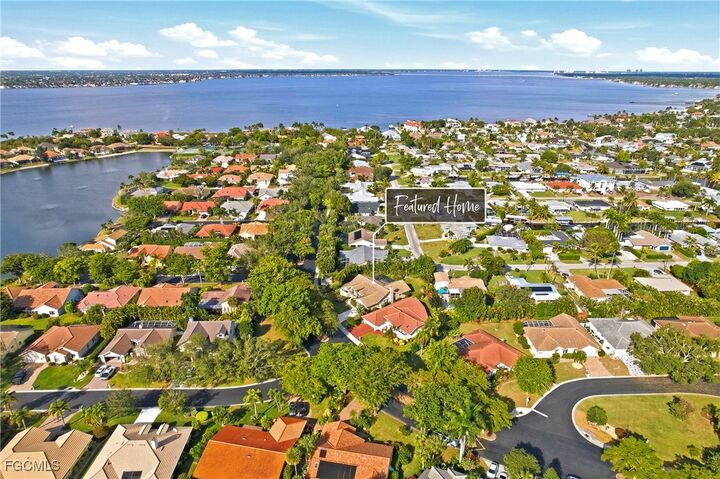 Property Photo:  9718 Caloosa Yacht And Racquet Club Drive  FL 33919 