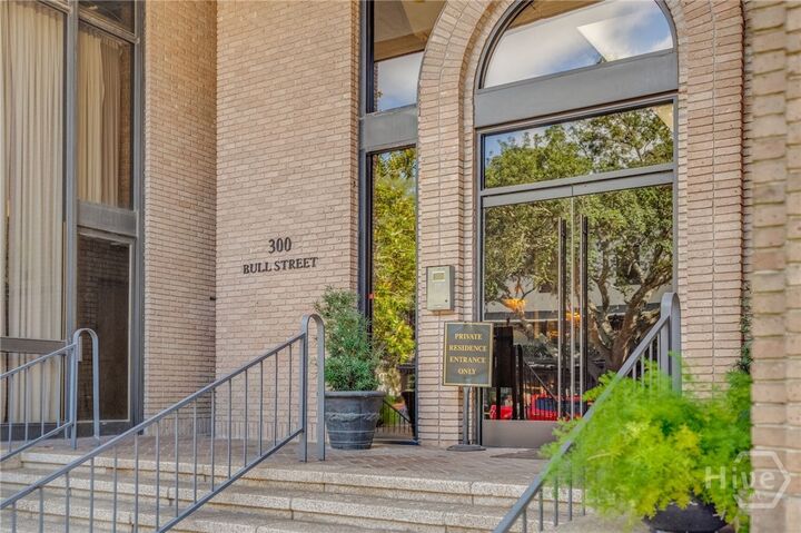 Property Photo:  300 Bull Street 601  GA 31401 