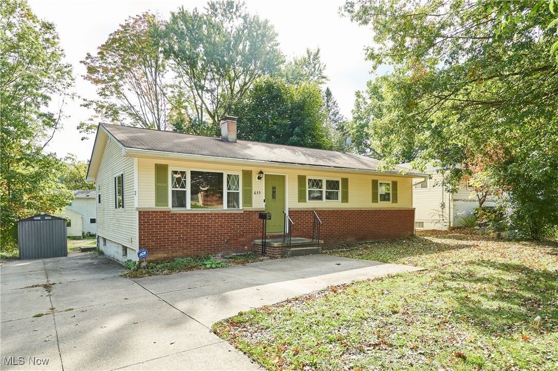 Property Photo:  635 N Hawkins Avenue  OH 44313 