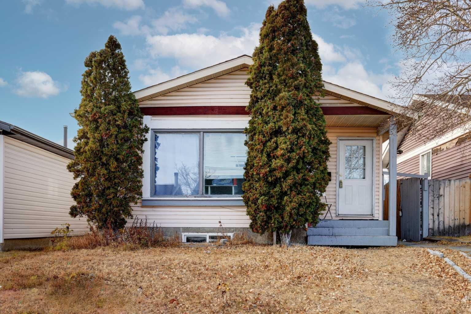 Property Photo: 164 Faldale Close NE AB T3J 1V9