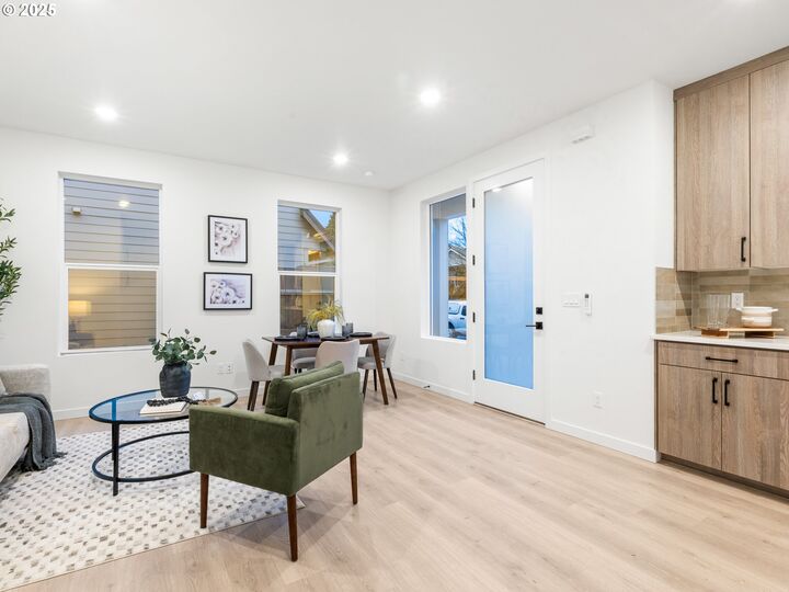 Property Photo:  8330 N Bank St  OR 97203 